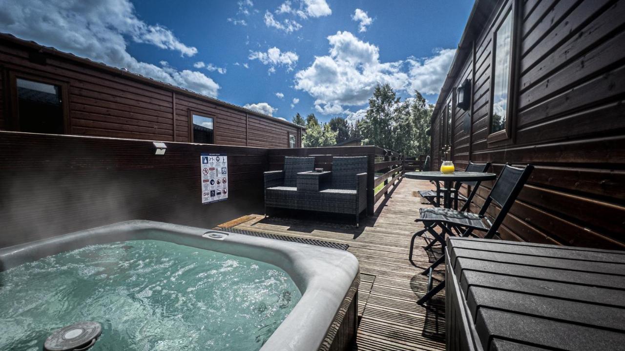 מורפת' Angie'S Haven, Superb 2 Bedroom Lodge With Hot Tub - Sleeps 6 - Felmoor Park מראה חיצוני תמונה