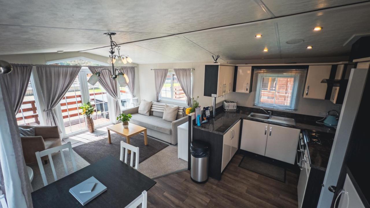 מורפת' Angie'S Haven, Superb 2 Bedroom Lodge With Hot Tub - Sleeps 6 - Felmoor Park מראה חיצוני תמונה