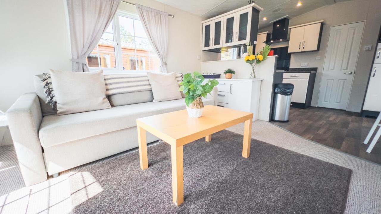 מורפת' Angie'S Haven, Superb 2 Bedroom Lodge With Hot Tub - Sleeps 6 - Felmoor Park מראה חיצוני תמונה