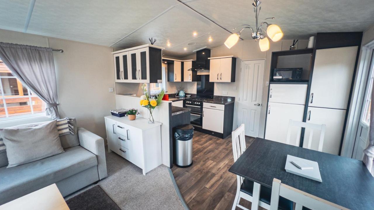 מורפת' Angie'S Haven, Superb 2 Bedroom Lodge With Hot Tub - Sleeps 6 - Felmoor Park מראה חיצוני תמונה