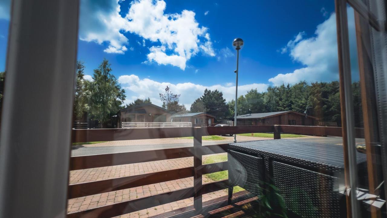 מורפת' Angie'S Haven, Superb 2 Bedroom Lodge With Hot Tub - Sleeps 6 - Felmoor Park מראה חיצוני תמונה